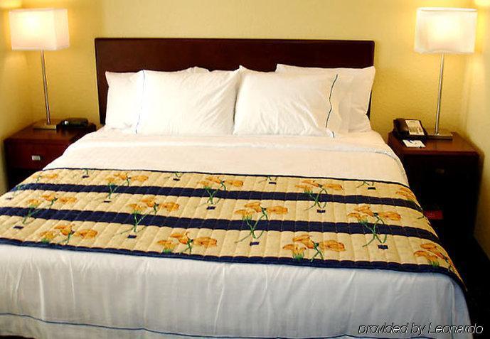 Springhill Suites Fort Myers Airport Room photo